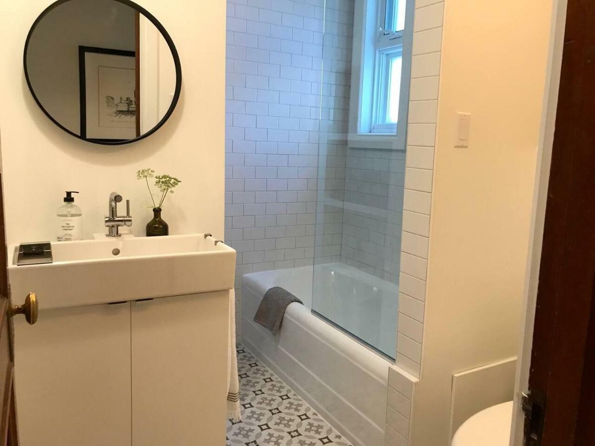 Jules & Jim Apartment มอนทรีอัล ภายนอก รูปภาพ